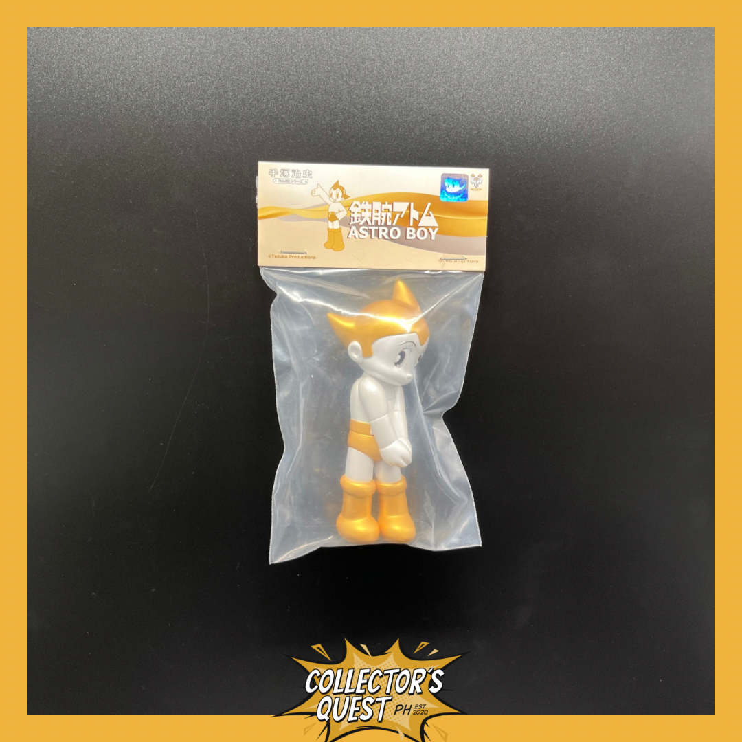 (IN STOCK) 5828 Hung Hing Toys Astro Boy Shy Pearl Gold Vinyl Figure