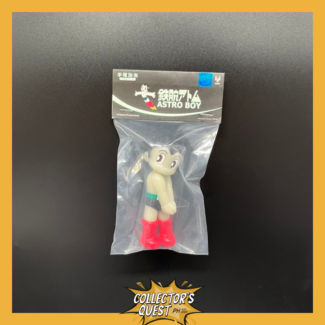 (IN STOCK) 0310 Hung Hing Toys Astro Boy Collection Shy Lumonous Vinyl Figure