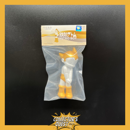 (IN STOCK) 5750 Hung Hing Toys Astro Boy Shy Eye Close Pearl Gold  Vinyl Figure