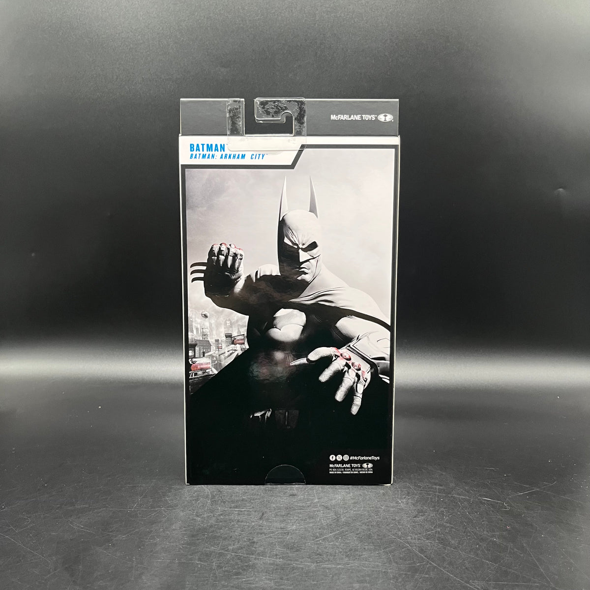 (IN STOCK) Mcfarlane DC Multiverse 7IN - Batman (Arkham City)(Bloody)(Gold Label) Action Figure