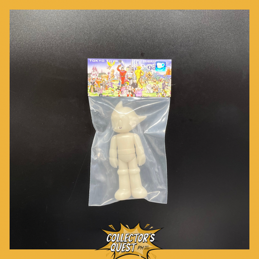 (IN STOCK) 4262 Tokyo Toys Astro Boy Collection Special Edition Glow in the Dark Standing Eyes Closed Vinyl Figure