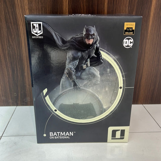 (IN STOCK) Iron Studios Zack Snyder's Justice League Batman on Batsignal Statue