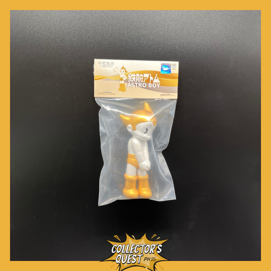 (IN STOCK) 5828 Hung Hing Toys Astro Boy Shy Pearl Gold Vinyl Figure