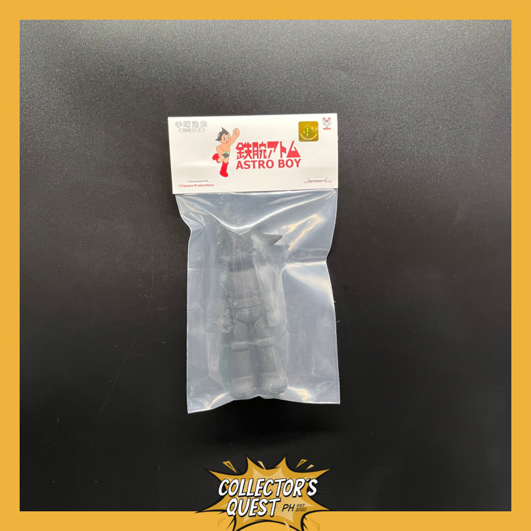 (IN STOCK) 0518 Hung Hing Toys Astro Boy Standing Make Fist Black Vinyl Figure