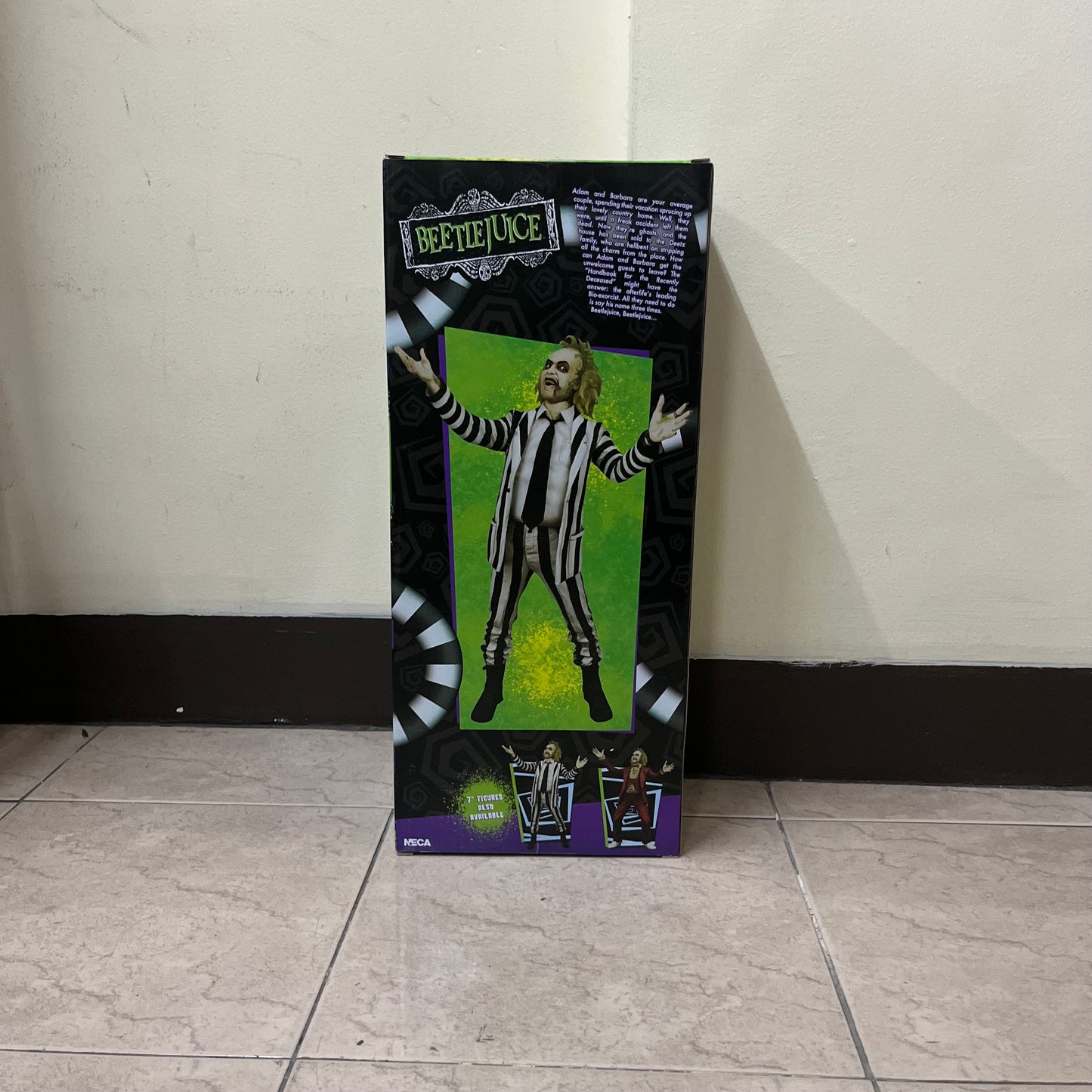 (IN STOCK) NECA Beetlejuice (1988) Talking Striped Suit Beetlejuice 1:4 Scale Action Figure