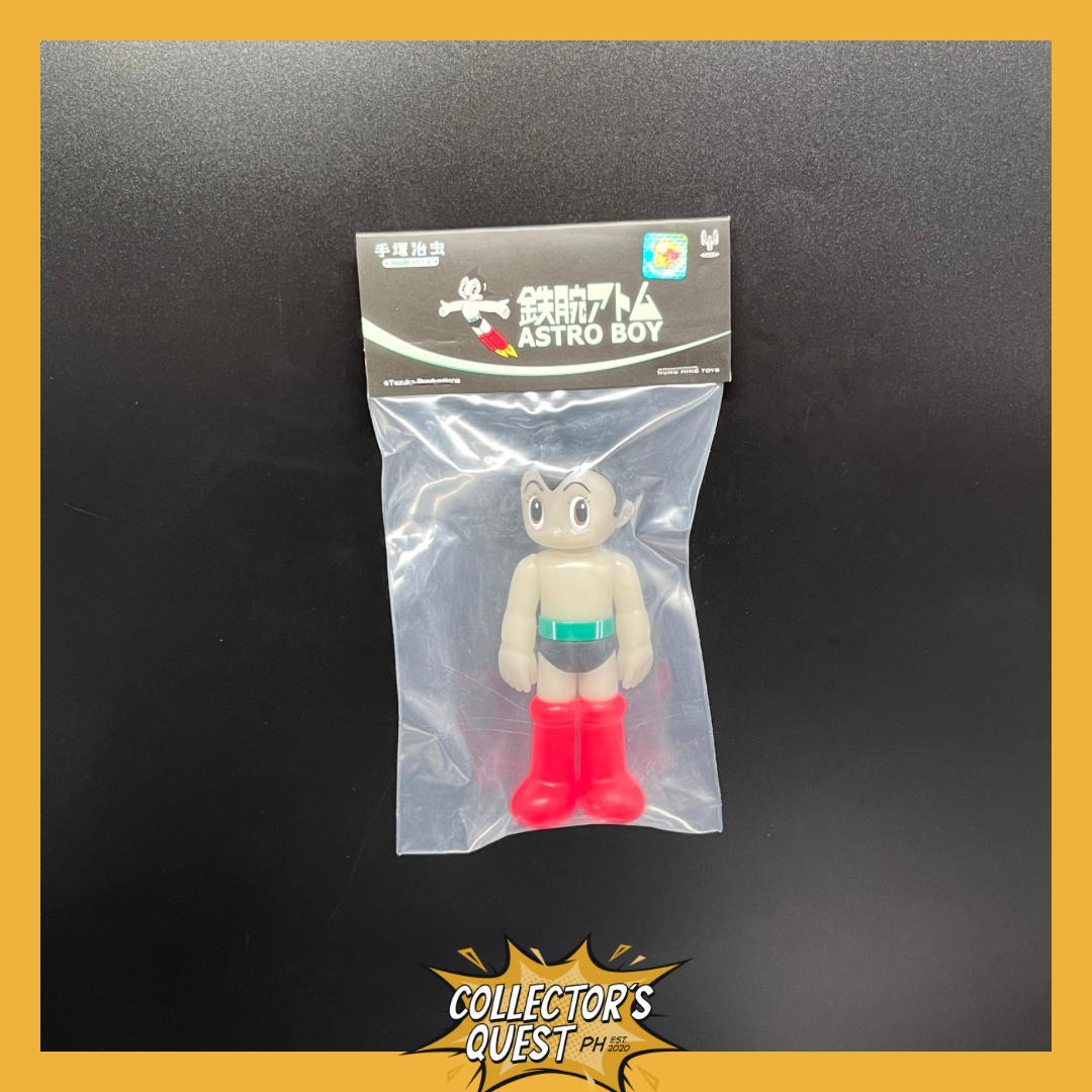 (IN STOCK) 2506 Hung Hing Toys Astro Boy Collection Luminous Standing Vinyl Figure