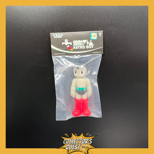(IN STOCK) 2506 Hung Hing Toys Astro Boy Collection Luminous Standing Vinyl Figure