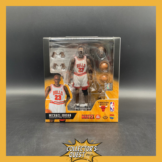 (IN STOCK) MAFEX NBA Chicago Bulls Michael Jordan (Chicago Bulls Home White Jersey) Action Figure