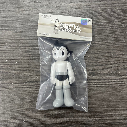 (IN STOCK) Hung Hing Toys Astro Boy Collection Pearl Black Standing Vinyl Figure