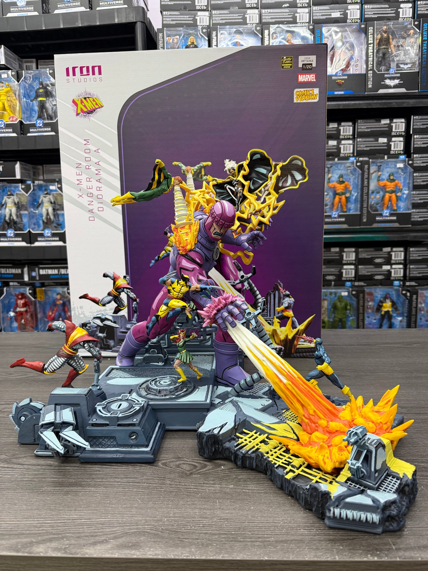 (IN STOCK) Iron Studios X-Men Danger Room Diorama A (Comics Color Variant) 1/20 Demi Art Scale Statue